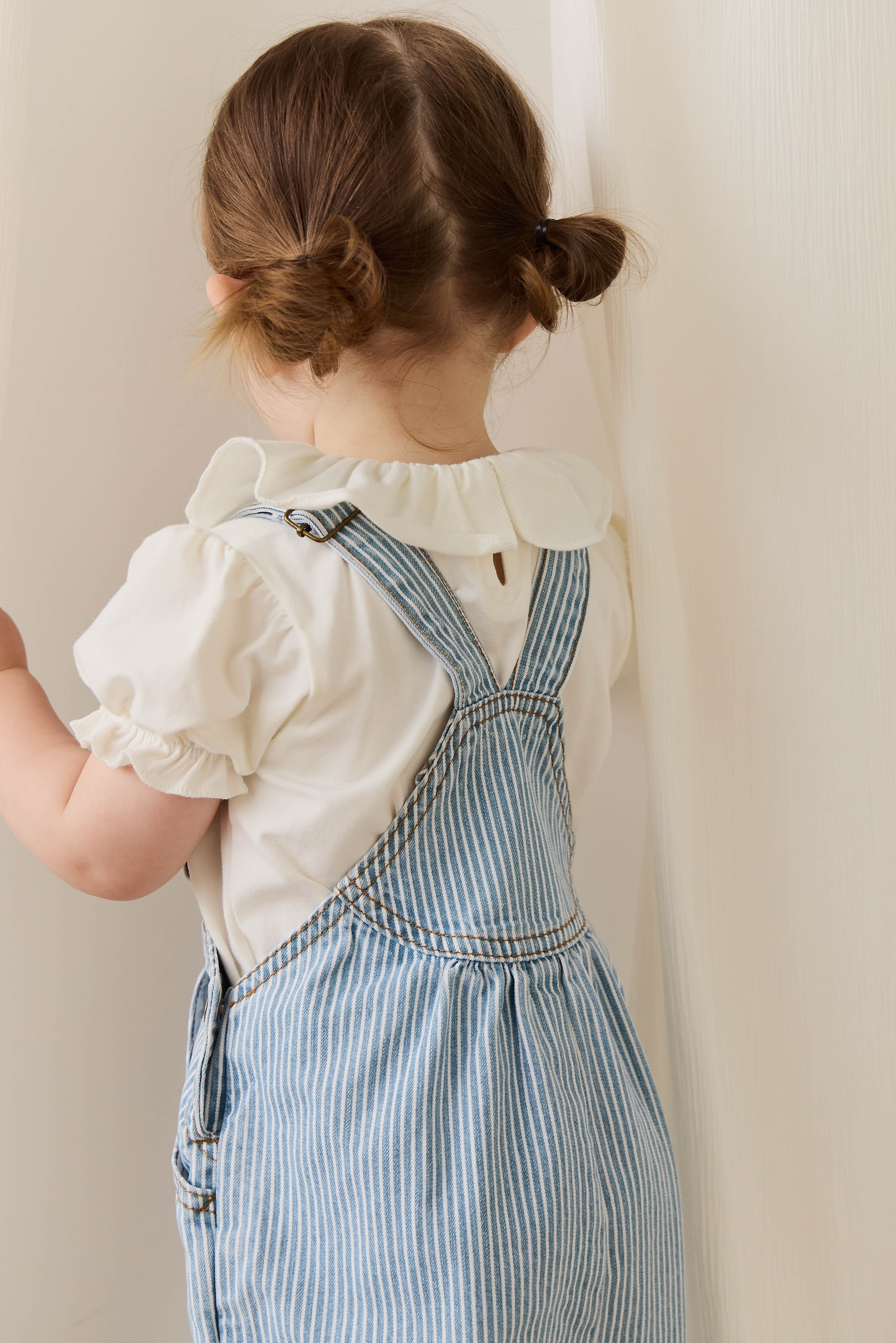 Salopette classique à rayures de Noël en mélange de coton avec bretelles réglables et boutons-pression pour enfants de 6 mois à 8 ans