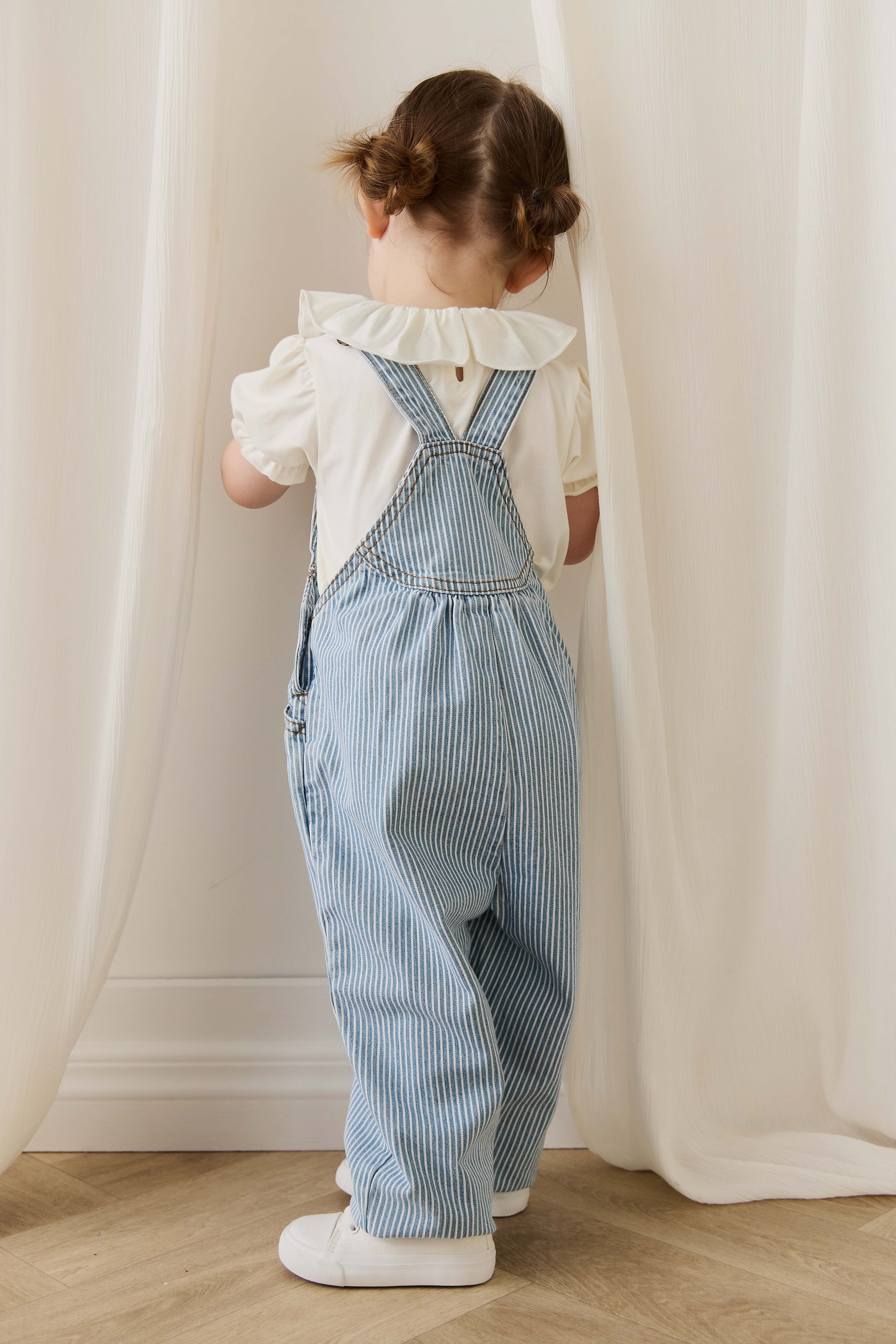 Salopette classique à rayures de Noël en mélange de coton avec bretelles réglables et boutons-pression pour enfants de 6 mois à 8 ans