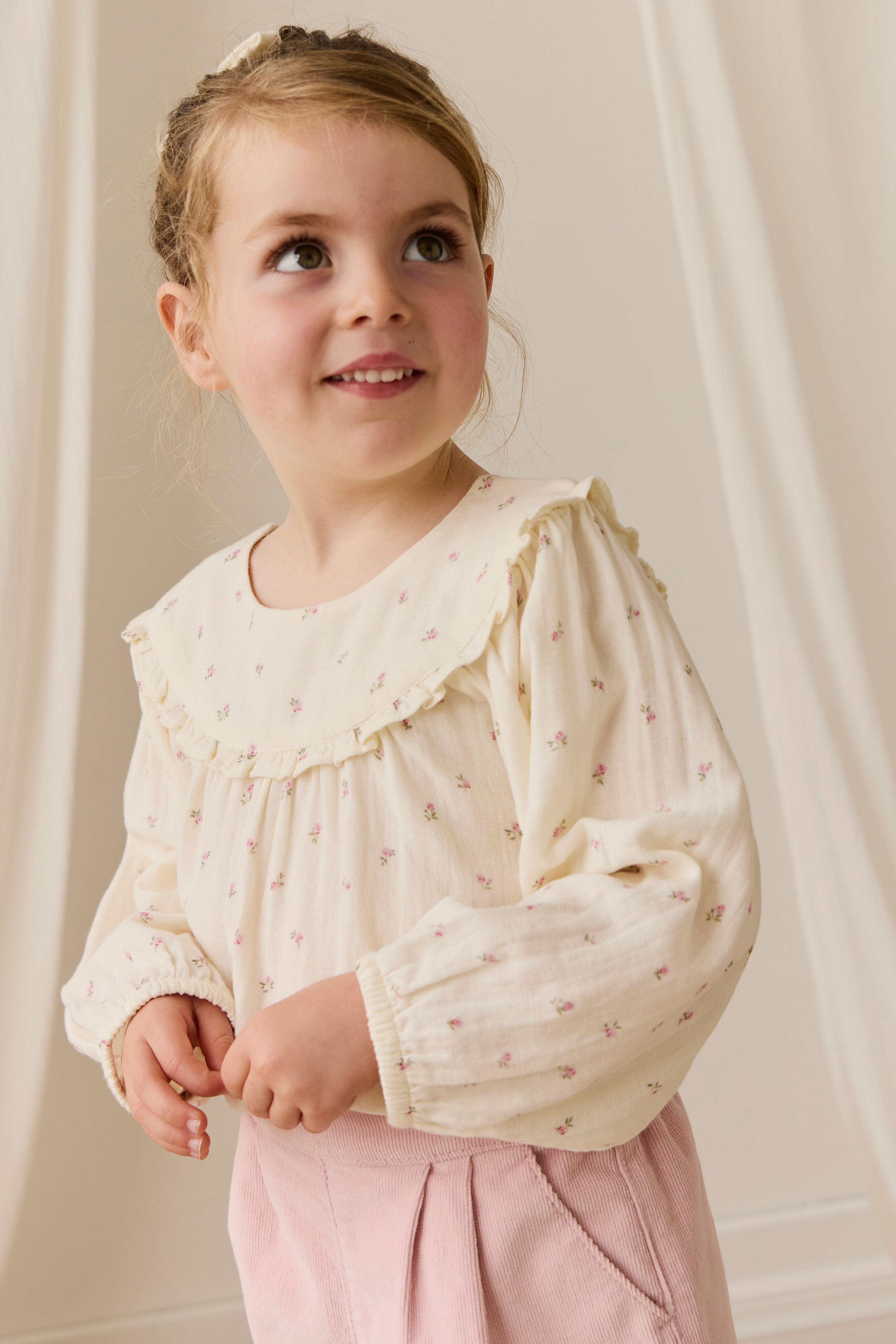 Chemisier en mousseline de coton biologique Vintage Willow Rose à volants avec empiècement froncé et manches longues pour filles de 0 à 10 ans