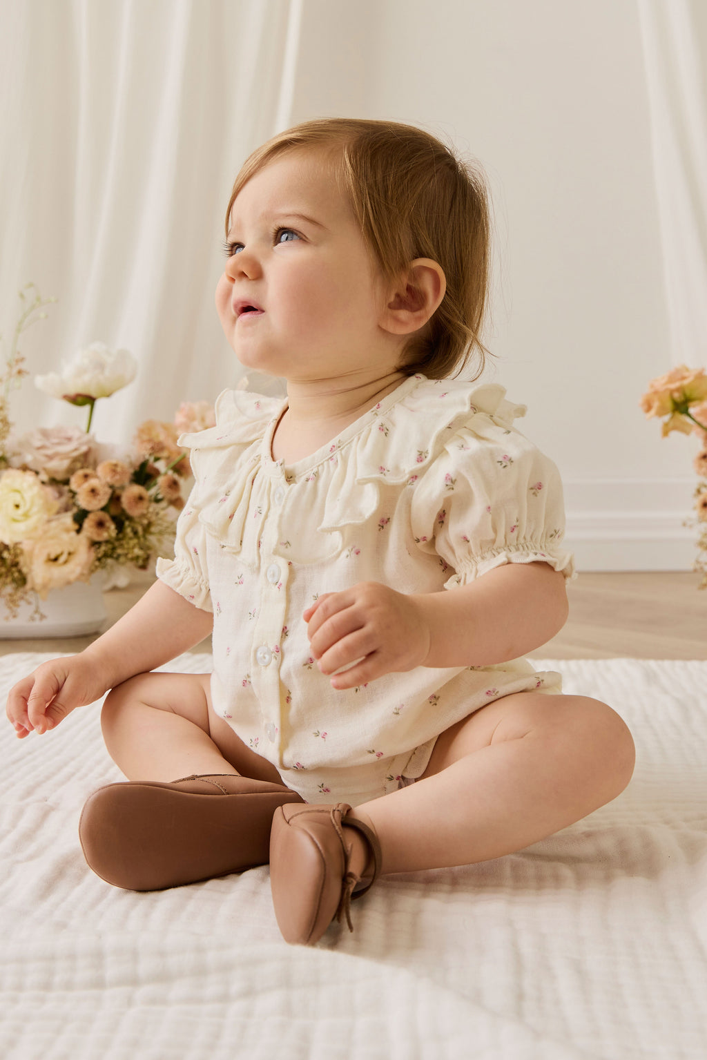 Haut en mousseline de coton biologique Vintage Willow Rose à col volanté et boutonnage sur le devant pour filles de 0 à 10 ans