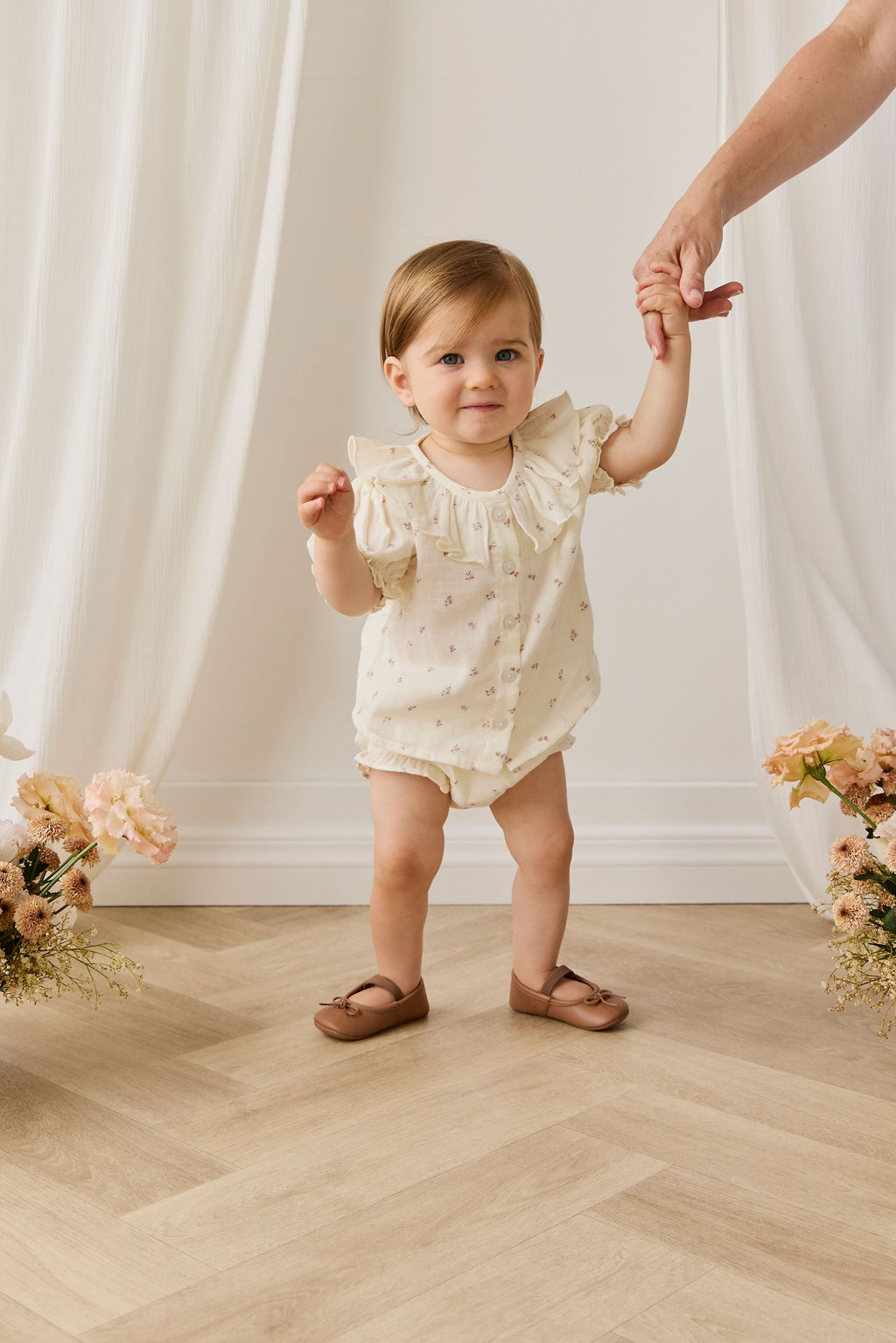 Haut en mousseline de coton biologique Vintage Willow Rose à col volanté et boutonnage sur le devant pour filles de 0 à 10 ans