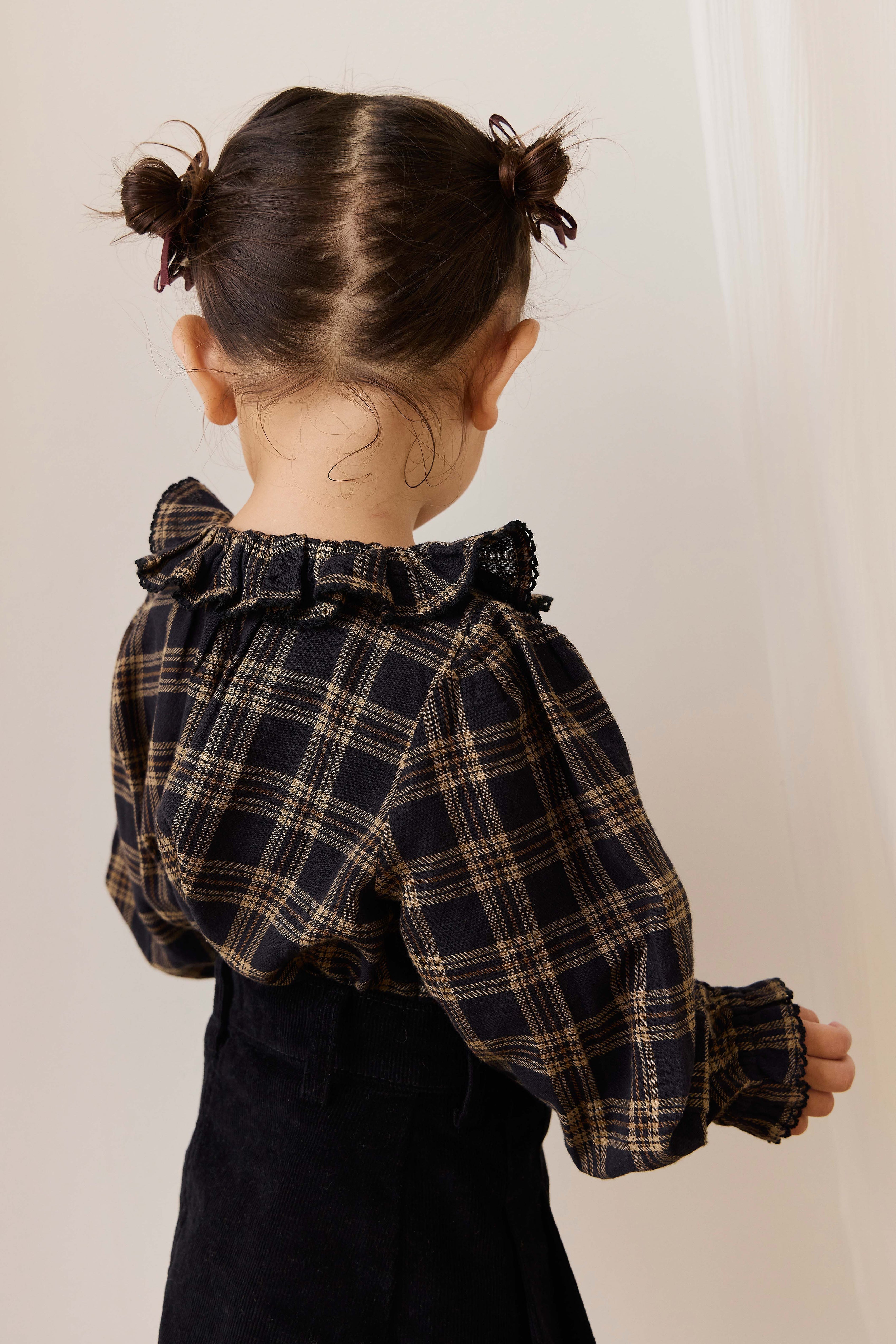 Jupe plissée en velours côtelé ébène classique avec passants de ceinture pour filles de 1 à 10 ans