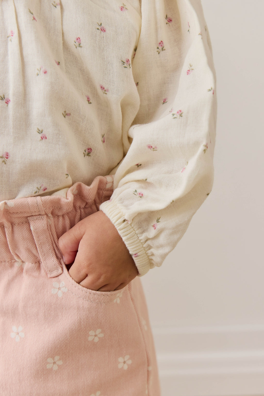 Jupe "Paperbag" en Coton-Élasthanne Imprimé Floral Rose Doux avec Détail Bouton pour Filles de 1 à 10 Ans
