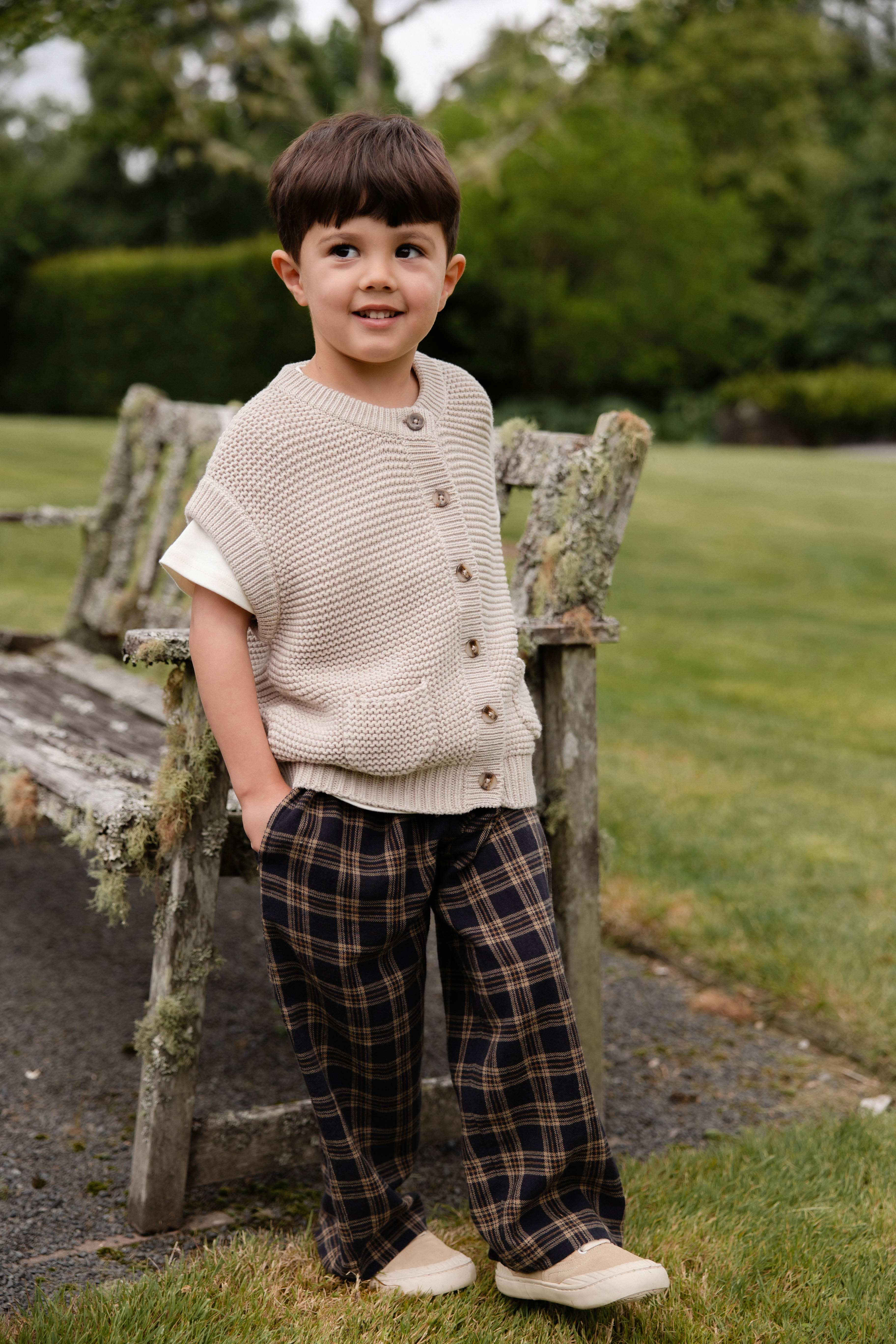 Gilet en maille 100 % coton classique couleur avoine avec boutonnage avant et détails de poche, à superposer, 0 mois-8 ans