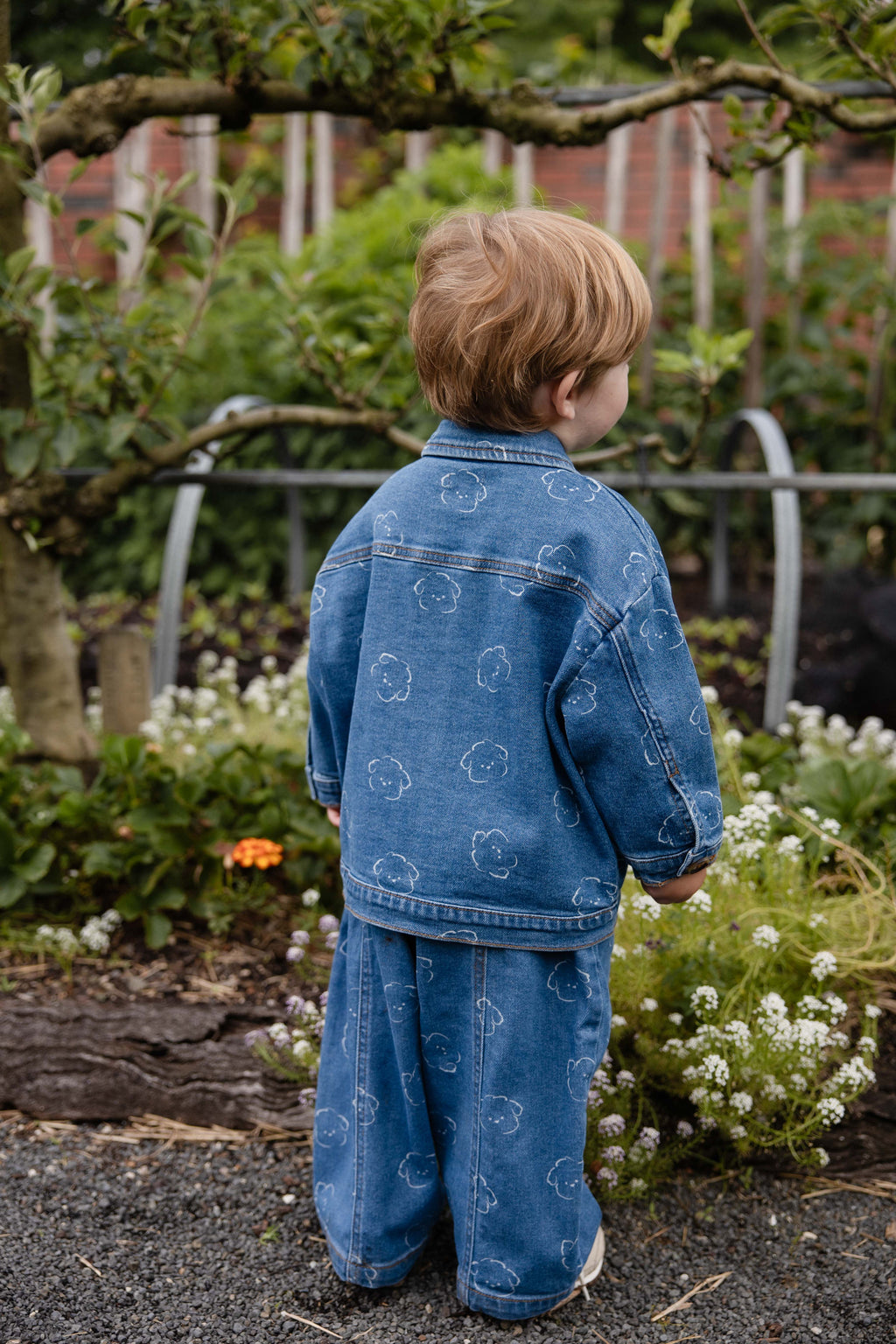 Pantalon Enfant en Coton Denim Bleu Moyen Ludique avec Broderie Ours, Taille Élastique et Poches 6M–8A