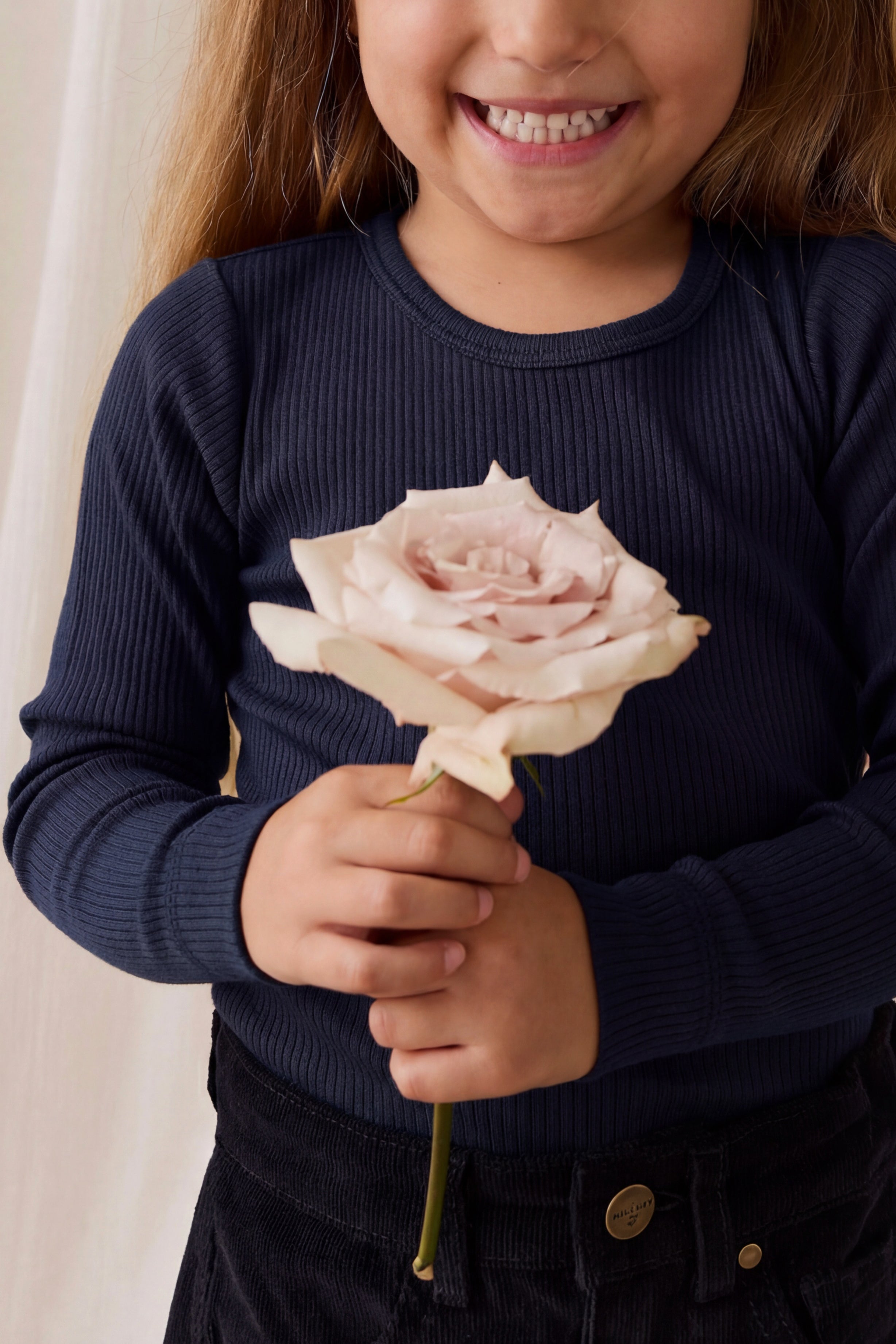 Haut classique en coton bio et modal côtelé bleu marine à manches longues et patte de boutonnage, pour superposer, du nouveau-né à 10 ans